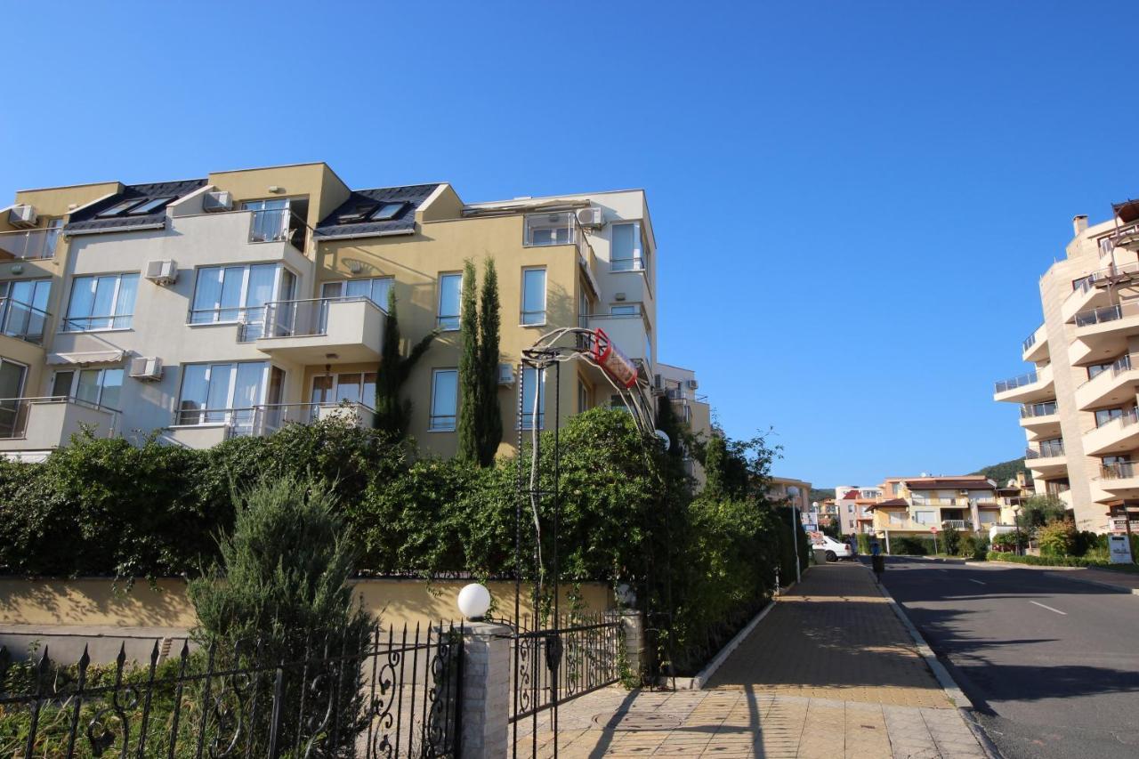 Menada Belle View Apartments Sveti Vlas Dış mekan fotoğraf